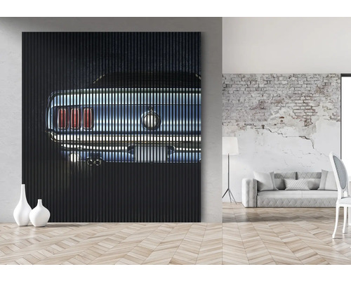 Nástenný panel so zadnou časťou auta v modernej obývačke