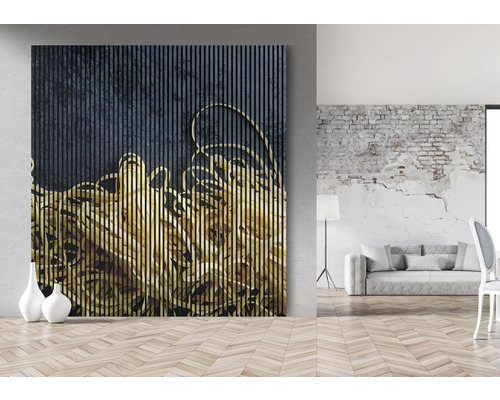 Obývacia izba s moderným nástenným obrazom a dekoratívnymi vázami