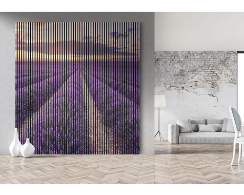 Nástenný panel s motívom levanduľového poľa v modernom obývacom priestore