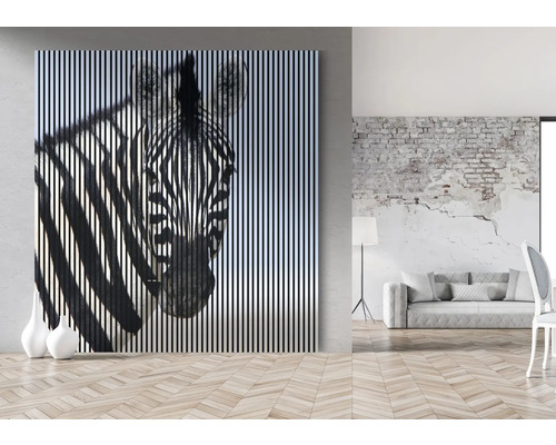 Obytný priestor s dekoratívnym plátnom so zebrou