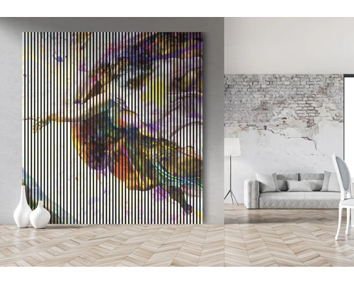 Dekoratívne nástenné panely s abstraktným dizajnom v svetlej obývacej izbe.