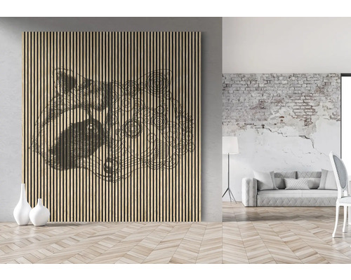 Obytný priestor s dreveným panelom s motívom medveďa