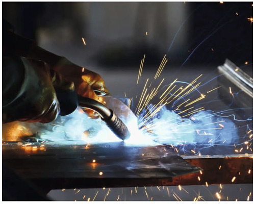 Zváranie elektródou a ochranné rukavice