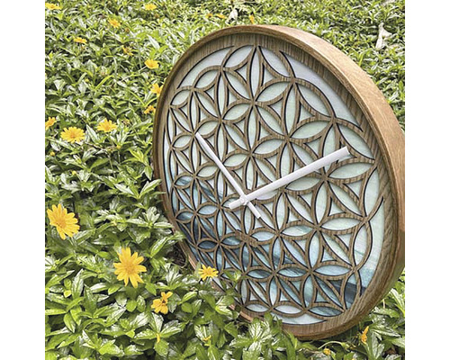 Dekoratívne nástenné hodiny s motívom kvetu života a dreveným rámom