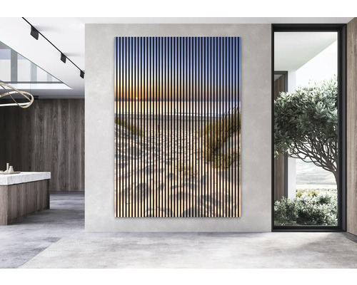 Dekoratívny nástenný panel s motívom pláže v moderne zariadenej izbe.