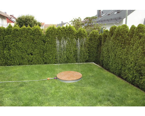 Záhrada s trávnikom a zavlažovacím systémom