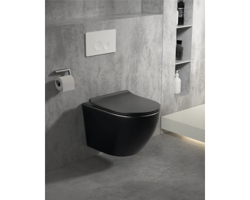 Čierna závesná toaleta s držiakom toaletného papiera a ovládacím panelom v moderne zariadenej kúpeľni.
