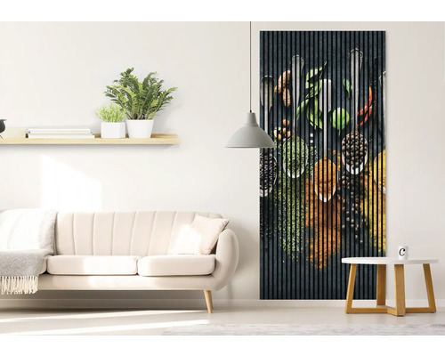 Obývacia izba s pohovkou a akustickým panelom s dizajnom korenia