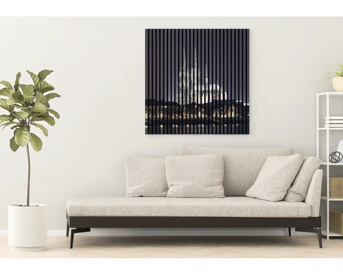 Dekoratívny nástenný obraz s motívom katedrály v Kolíne nad Rýnom nad pohovkou