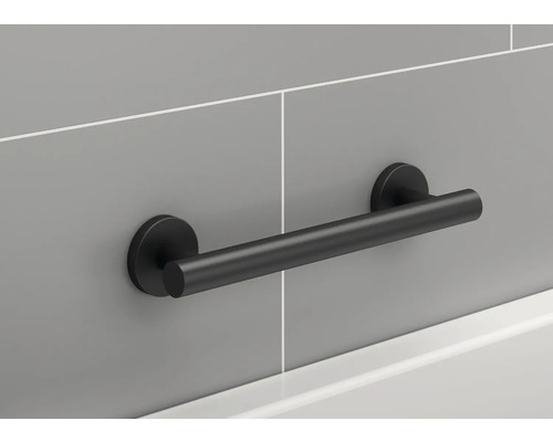 Čierne držadlo na montáž na stenu v kúpeľni.