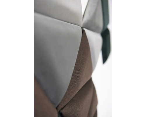 Detail čalúnených stenových panelov s geometrickým vzorom