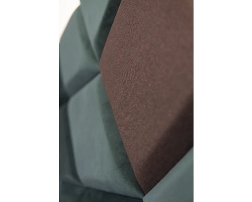 Detail čalúneného stenového panela s geometrickým vzorom