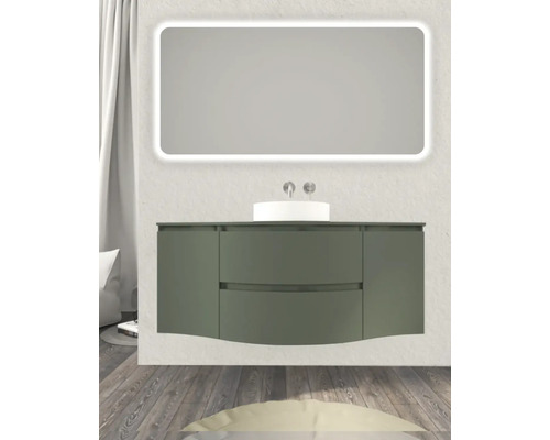 Kúpeľňa s umývadlovou skrinkou, umývadlom na dosku a zrkadlom s osvetlením