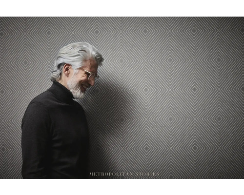 Tapeta s geometrickým vzorom v obývacej izbe