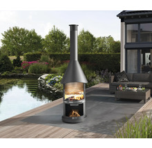 Exteriér s krbom, grilom a posedením