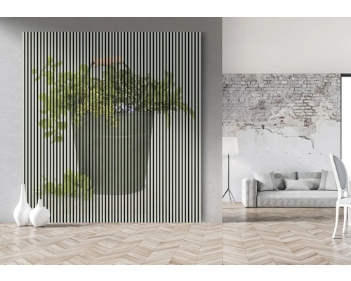 Dekoratívny nástenný obraz s kvetinovým motívom a vzhľadom drevených lamiel v svetlej obývacej izbe.