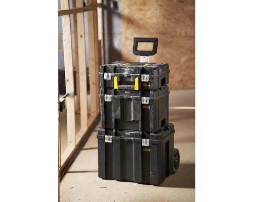 Stohovateľný kufrík na náradie s rukoväťou a kolieskami