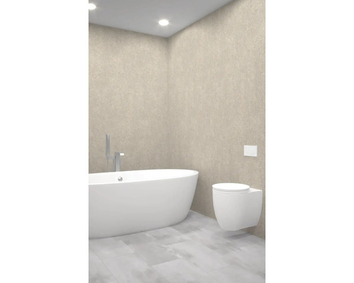 Moderná kúpeľňa s voľne stojacou vaňou a závesným WC.