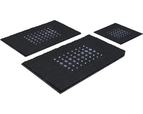 Tri rohožky s bodkovaným vzorom