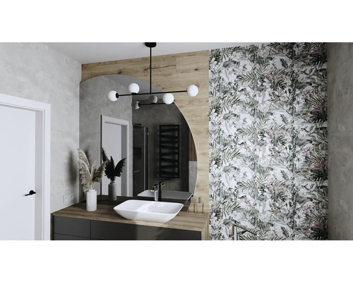 Kúpeľňa s umývadlom, zrkadlom, lampou a kvetinovou tapetou