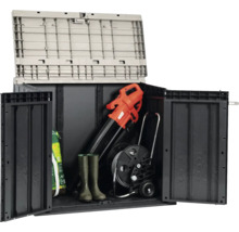 Otvorená kôlňa na náradie so záhradným náradím