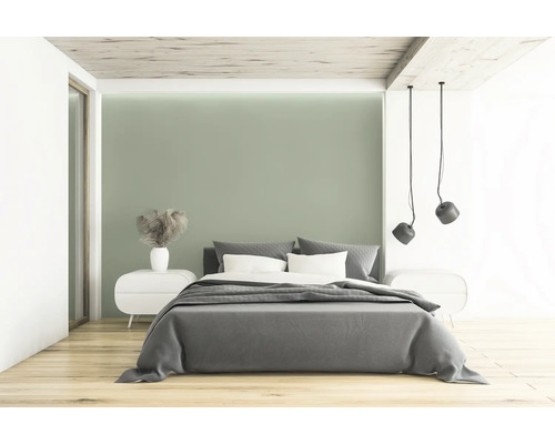 Spálňa s manželskou posteľou, nočnými stolíkmi a stropnými svietidlami