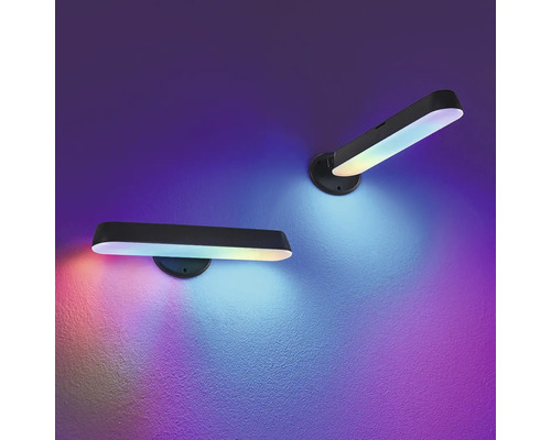 Dve nástenné svietidlá s LED osvetlením na stene