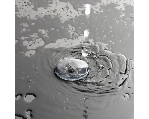 Kvapky vody padajúce do vody