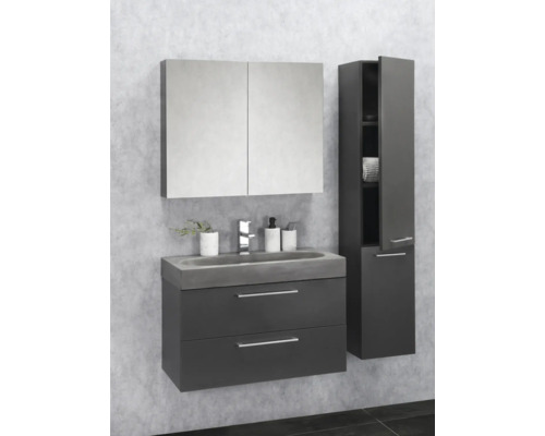 Kúpeľňový set s umývadlovou skrinkou, umývadlom, zrkadlovou skrinkou a vysokou skrinkou pre usporiadanú kúpeľňu