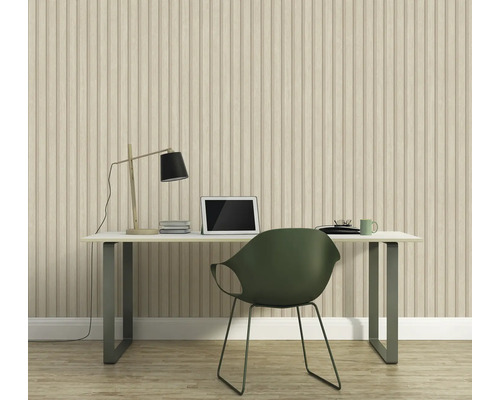 Pracovňa so stolom, stoličkou a stenovými panelmi