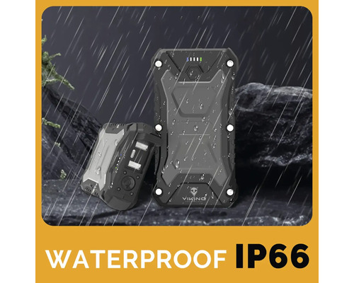 Dve čierne, vodotesné powerbanky Viking s krytím IP66 v daždi