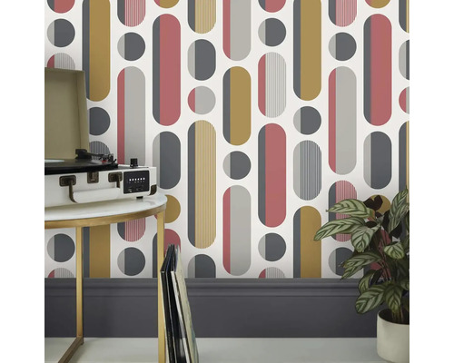 Tapeta s geometrickým vzorom, gramofón a izbová rastlina