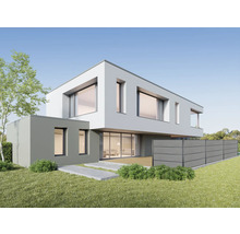 Moderný dom s veľkou záhradou a plotom