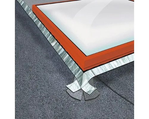 Detailný pohľad na strešné okno s lemovaním na streche.