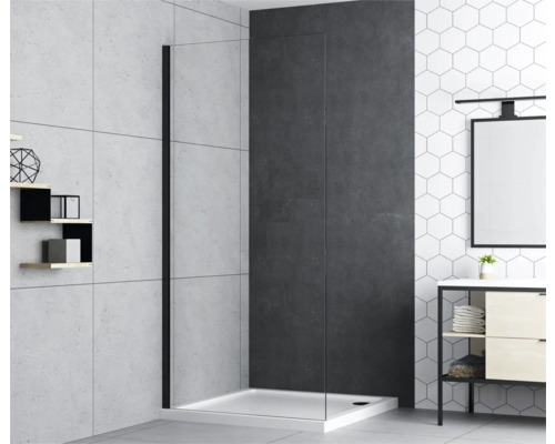 Kúpeľňa so sprchovacím kútom a umývadlom