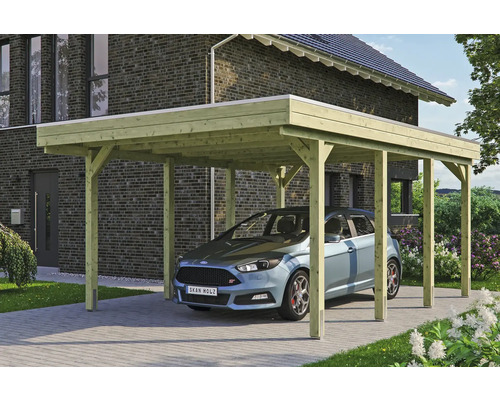 Drevený prístrešok pre auto s autom na príjazdovej ceste pred domom