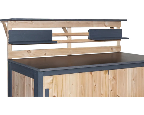 Záhradný stôl z dreva s policami