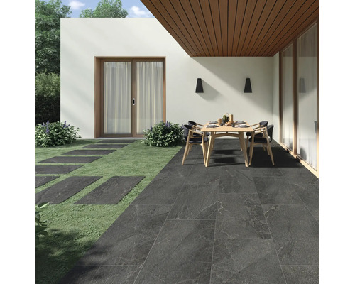 Keramická dlažba 120 x 60 x 2 cm Canyon Black Terasa s podlahovými dlaždicami, záhradným stolom a záhradnými stoličkami