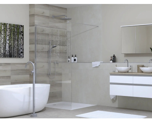 Svetlá kúpeľňa so sprchou, vaňou a umývadlom