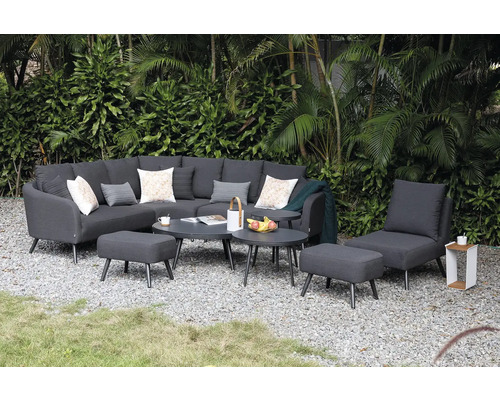 Záhradná sedacia súprava s rohovou pohovkou, kreslami, stoličkami a stolmi vo vonkajšom prostredí