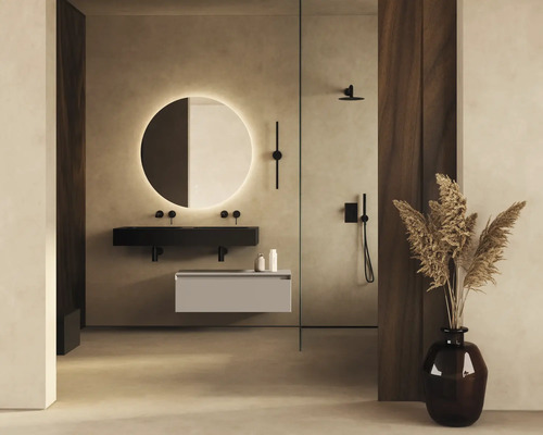 Kúpeľňa s umývadlom, zrkadlom s osvetlením a sprchou