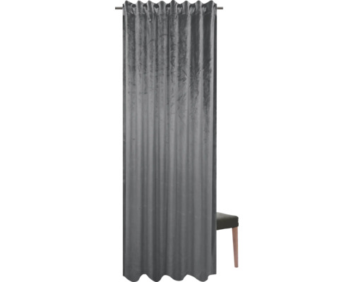 Sivý záves s krúžkami