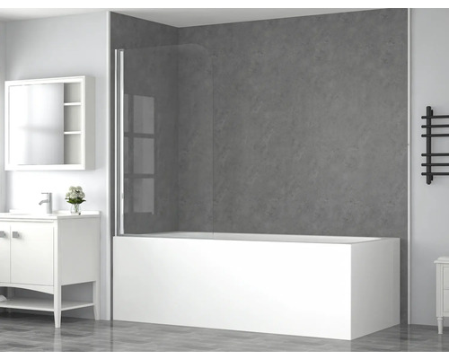 Svetlá kúpeľňa s vaňou, sprchovou zástenou, umývadlom a radiátorom