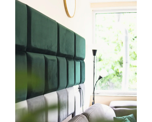 Čalúnené čelo postele so štvorcovým dizajnom v spálni