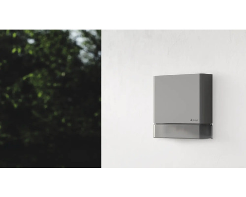 Vonkajšie svietidlo Steinel s detektorom pohybu na stene domu