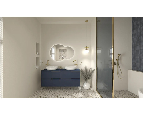 Kúpeľňa s dvojitým umývadlom, zrkadlom s osvetlením a sprchou