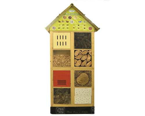 Hmyzí hotel z dreva s rôznymi výplňovými materiálmi