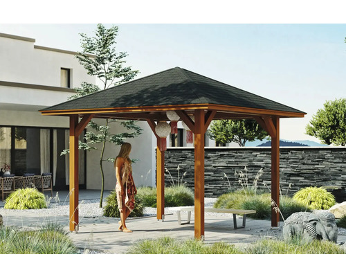 Záhradný altánok SKAN HOLZ Cannes Veľkosť 1, 374x374 cm, orechové laminované drevo Drevený altánok so ženou v záhrade