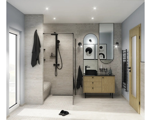 Moderná kúpeľňa so sprchou, umývadlom a zrkadlom