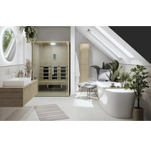 Svetlá kúpeľňa so saunou, vaňou a umývadlom